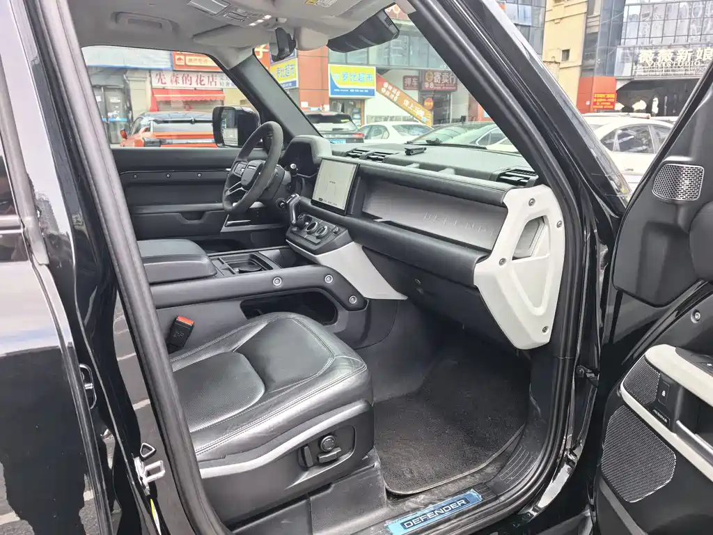Land Rover Defender — миниатюра 14