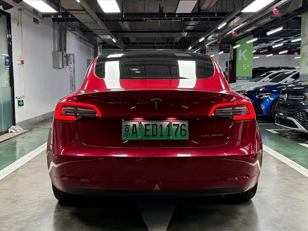 Tesla Model 3 — миниатюра 13