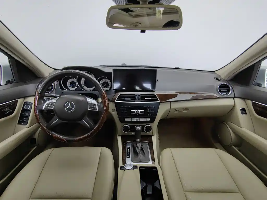 Mercedes-Benz C-Class — миниатюра 5