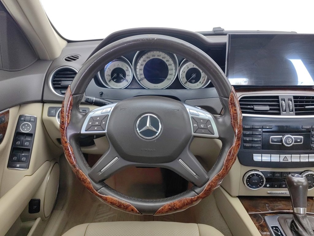 Mercedes-Benz C-Class — миниатюра 11