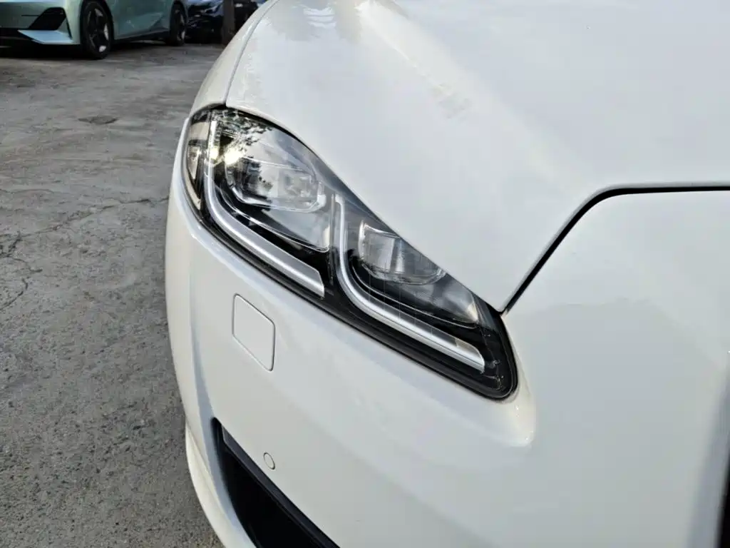 Jaguar XJ — миниатюра 11
