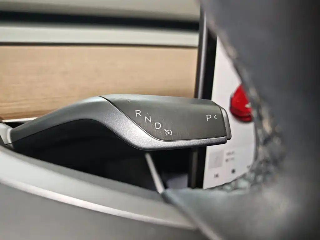 Tesla Model 3 — миниатюра 14