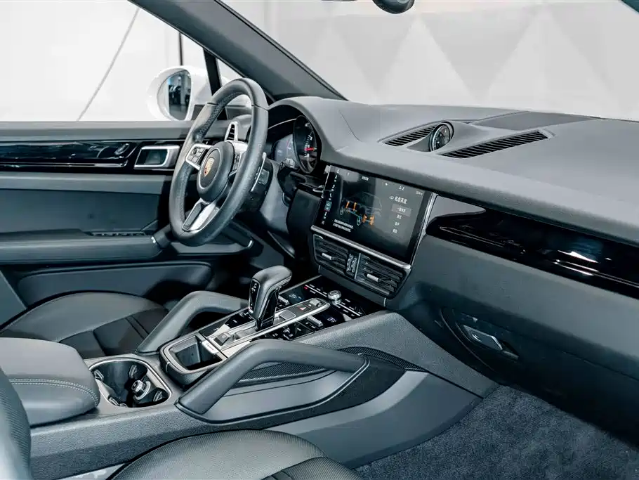 Porsche Cayenne — миниатюра 18