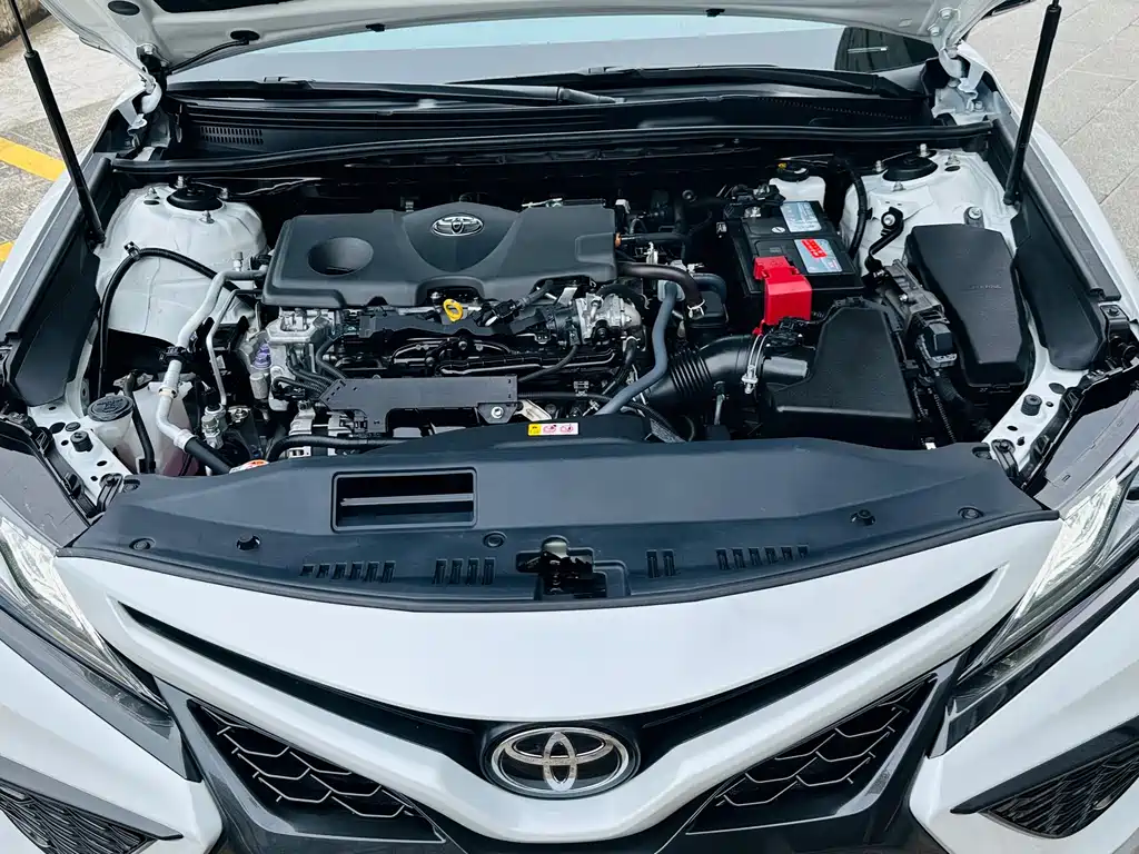 Toyota Camry — миниатюра 4
