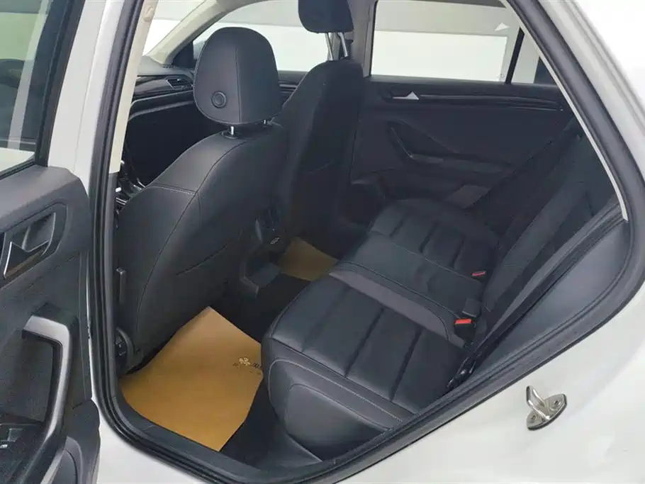 VOLKSWAGEN T ROC EXPLORING SONGS