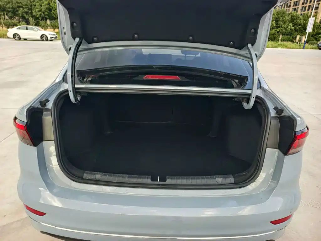 Geely Emgrand — миниатюра 10
