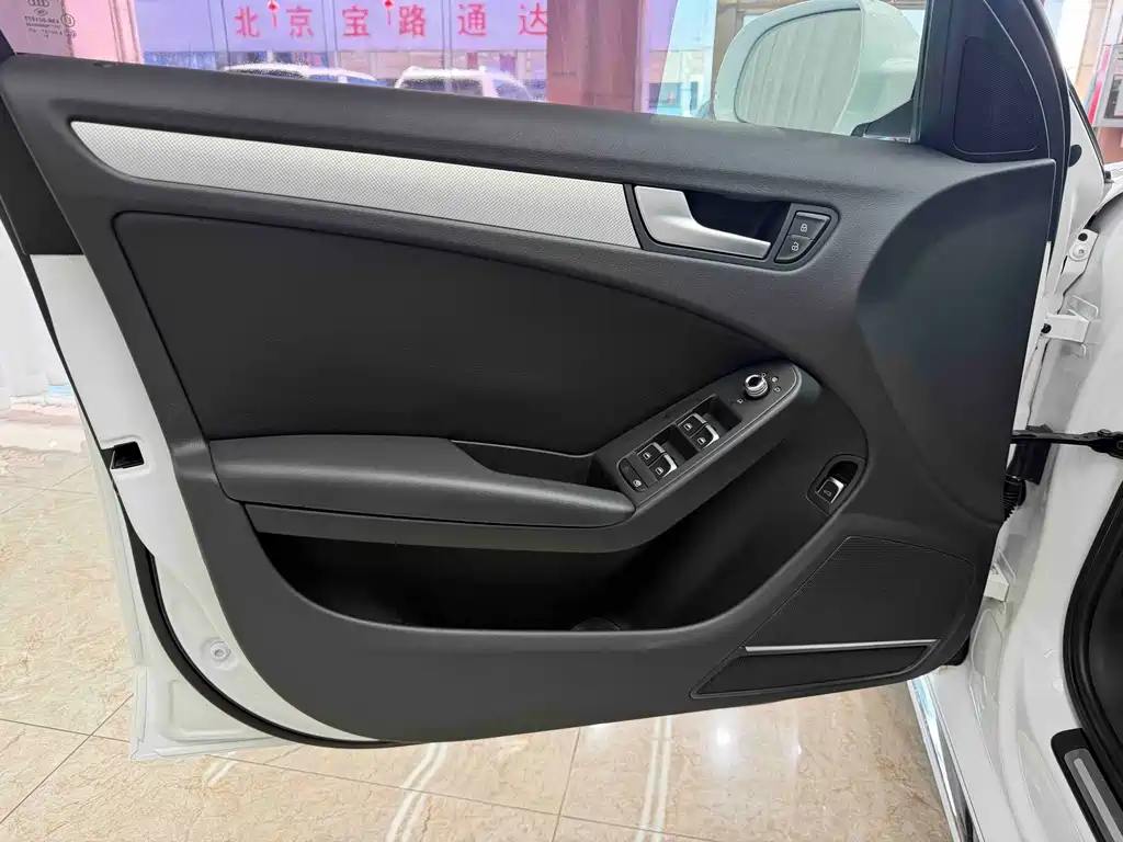 Audi A4L — миниатюра 4