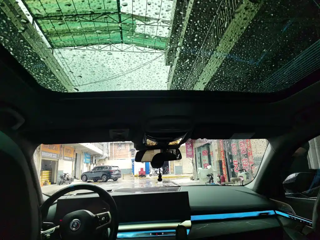 BMW 5 Series — миниатюра 14