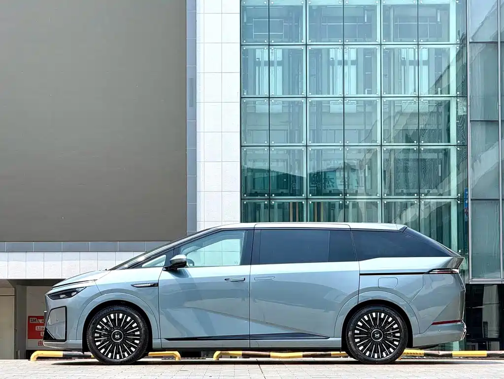 XPeng X9 — миниатюра 16