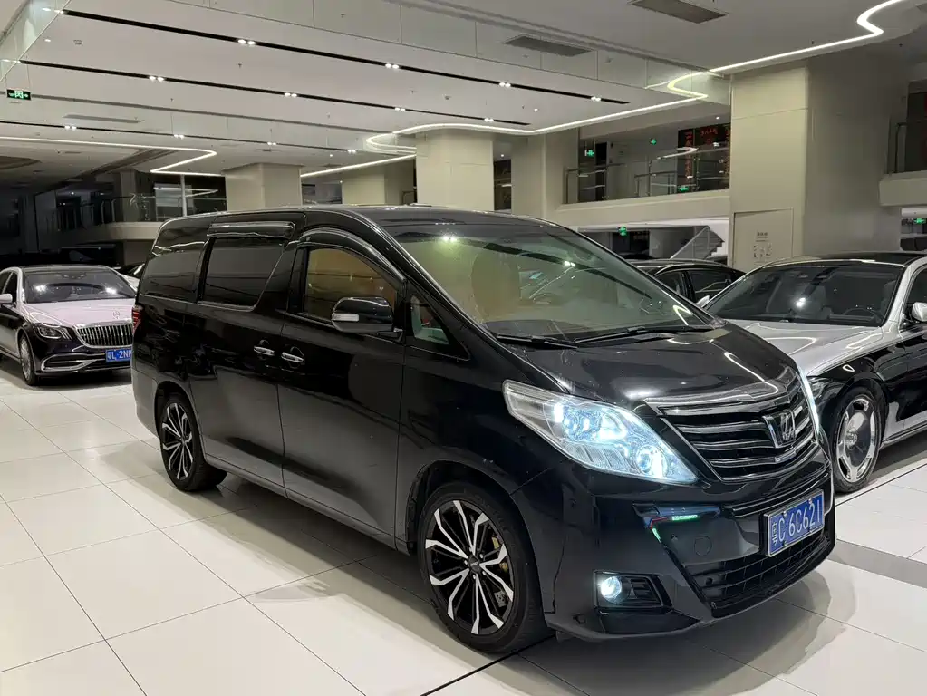 Toyota Alphard 2012