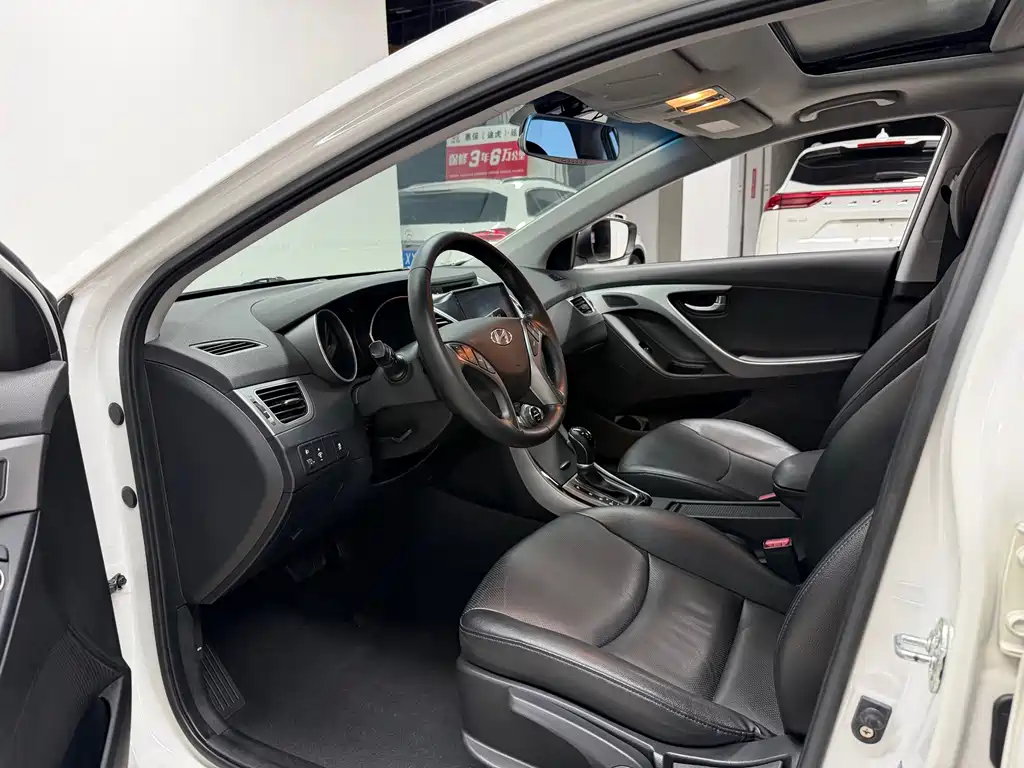 Hyundai Elantra Langdong — миниатюра 8