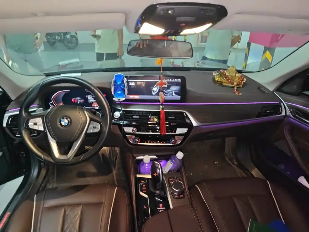 BMW 5 Series — миниатюра 14