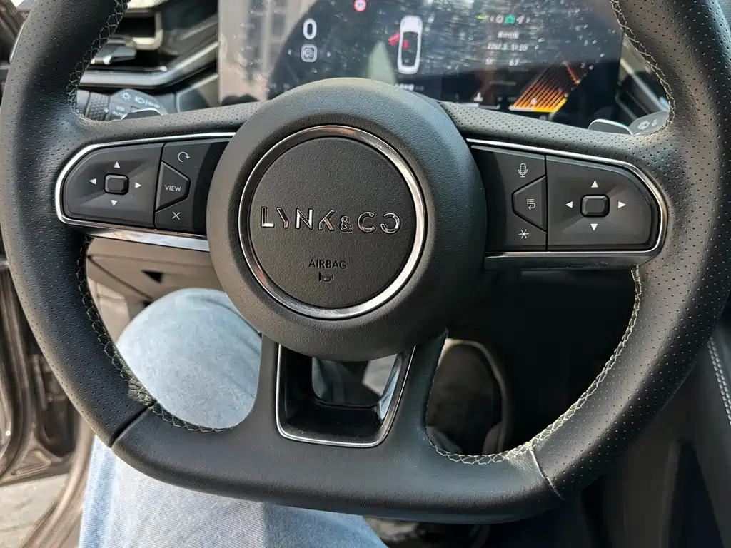 Lynk & Co 03 — миниатюра 11