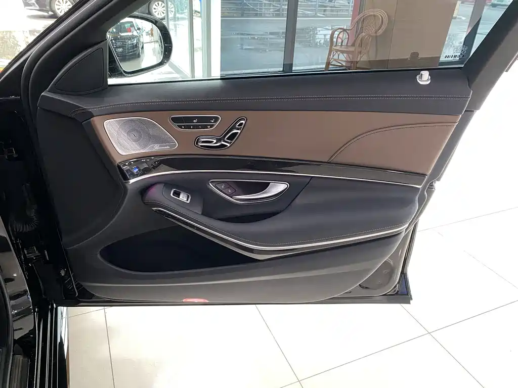 Mercedes-Benz S-Class — миниатюра 15