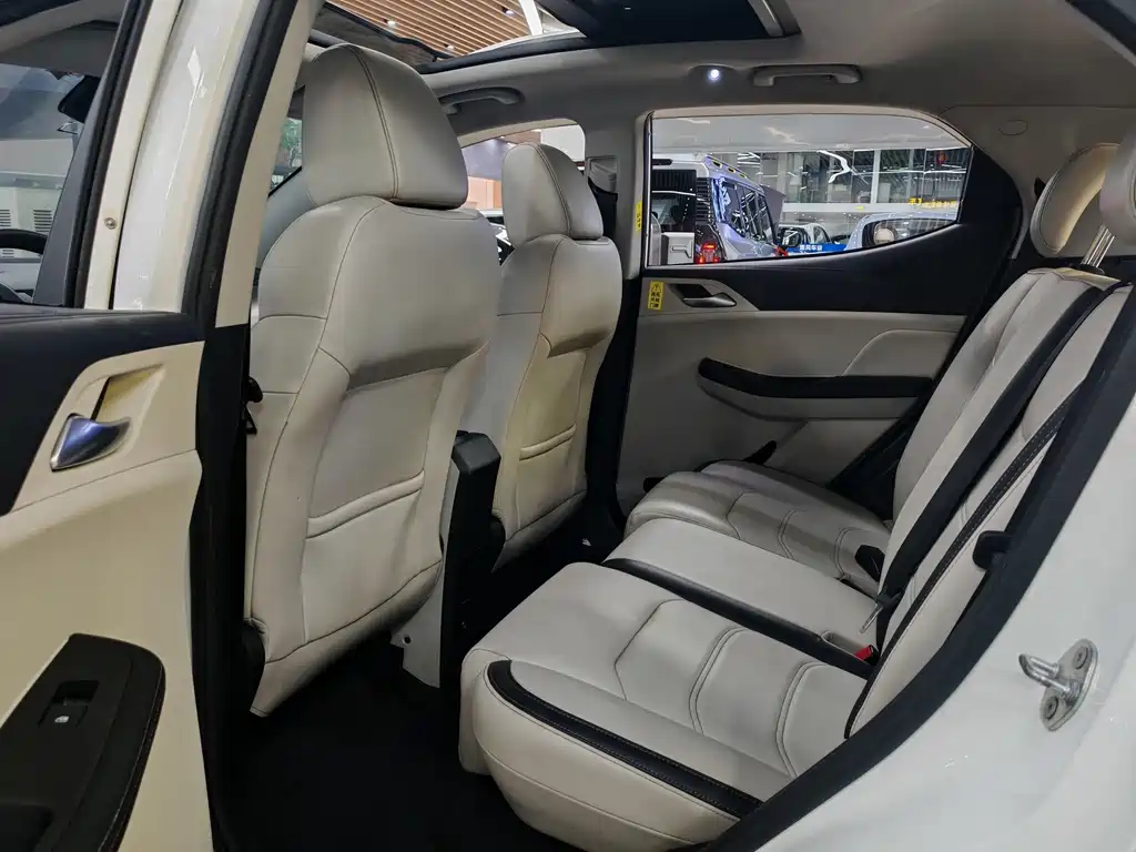 BYD Yuan Pro — миниатюра 8