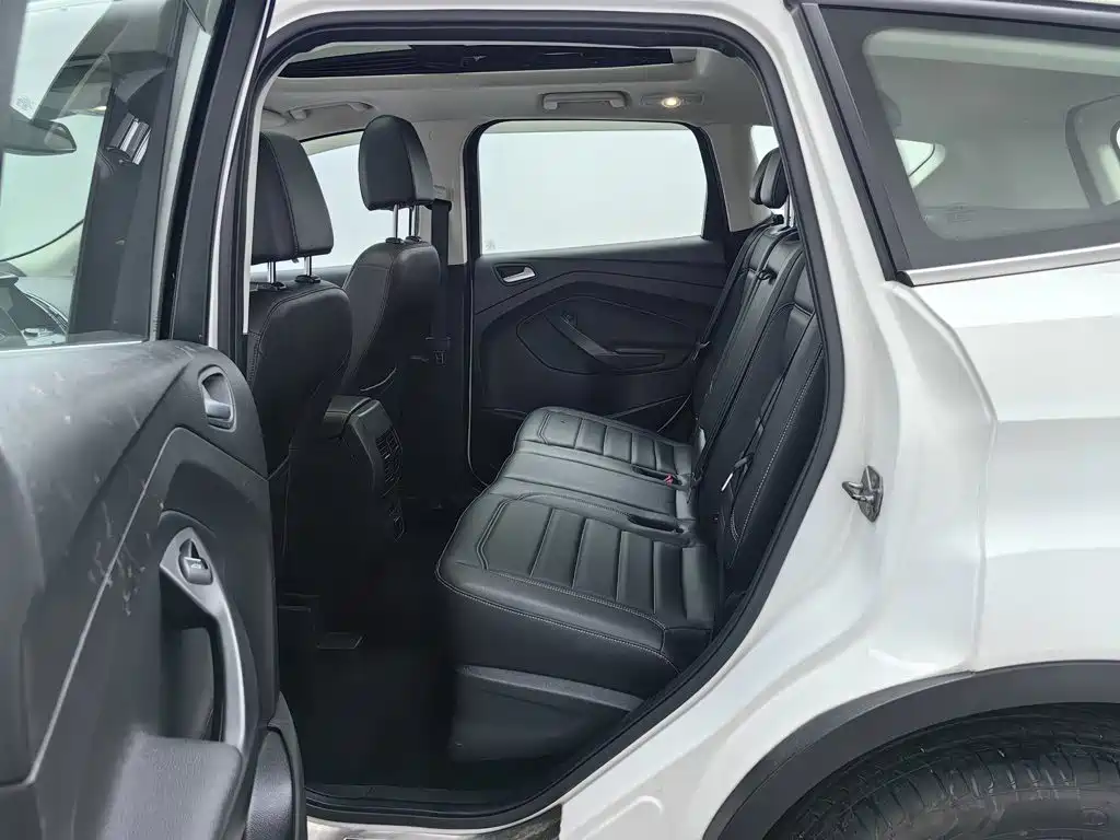 Ford Kuga — миниатюра 15
