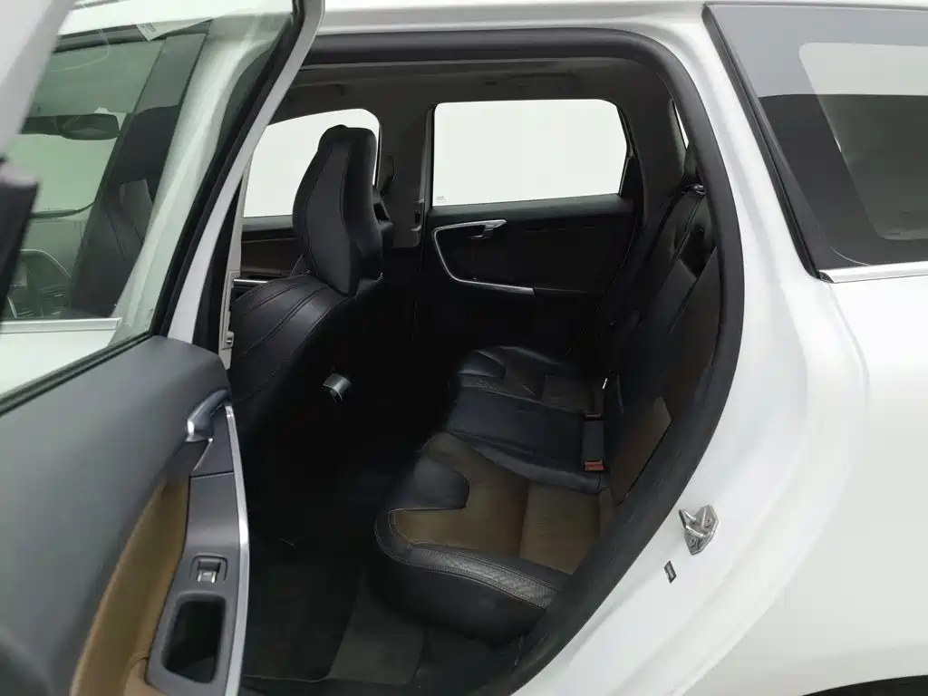 Volvo XC60 — миниатюра 15