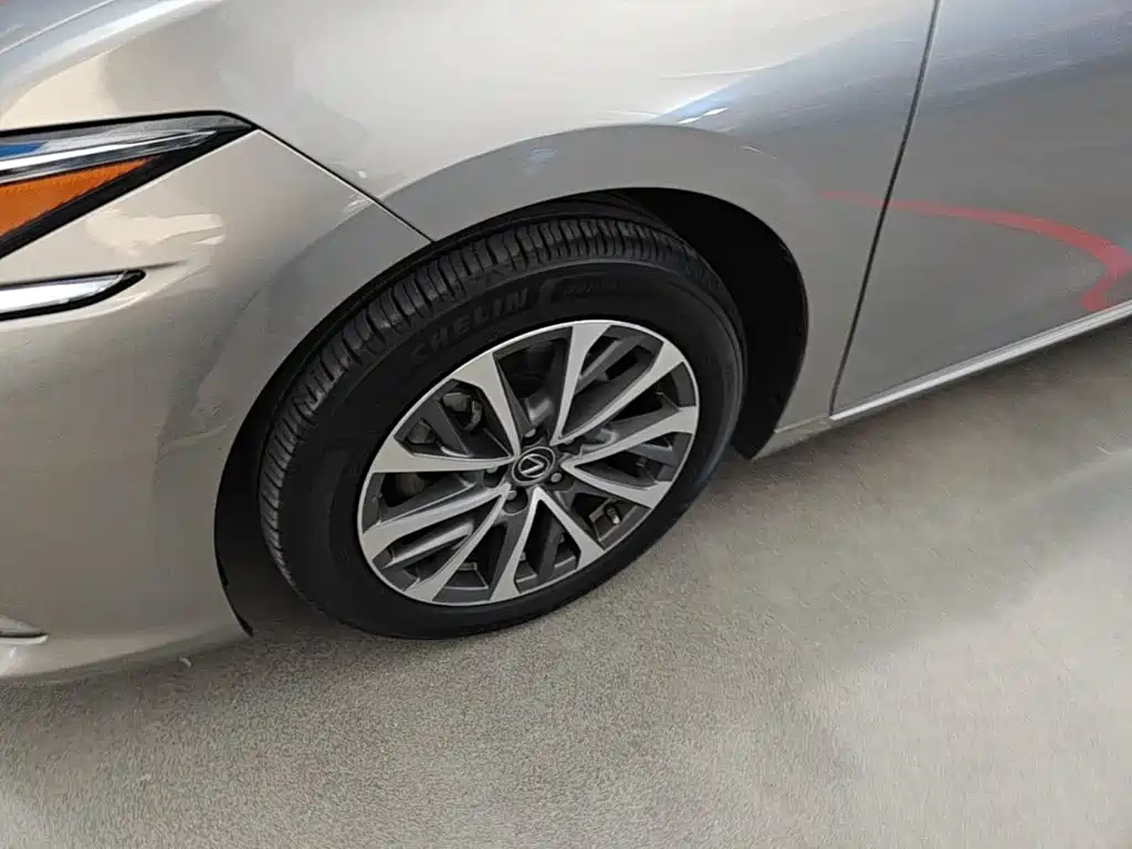Lexus ES — миниатюра 23
