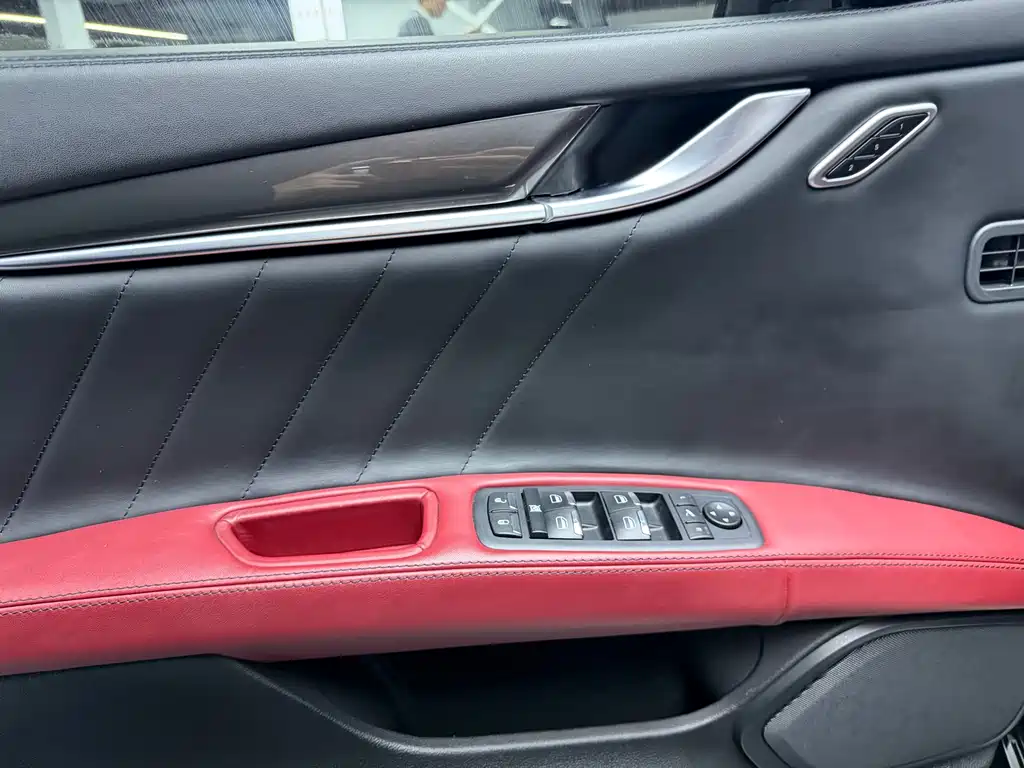 Maserati Ghibli 2019 3.0T Luxury V