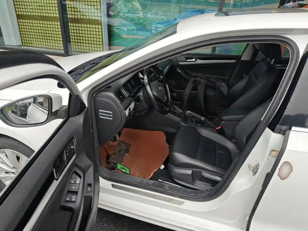 Volkswagen Sagitar — миниатюра 21