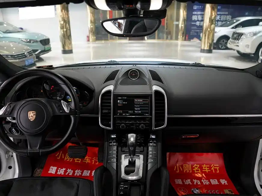 Porsche Cayenne — миниатюра 4