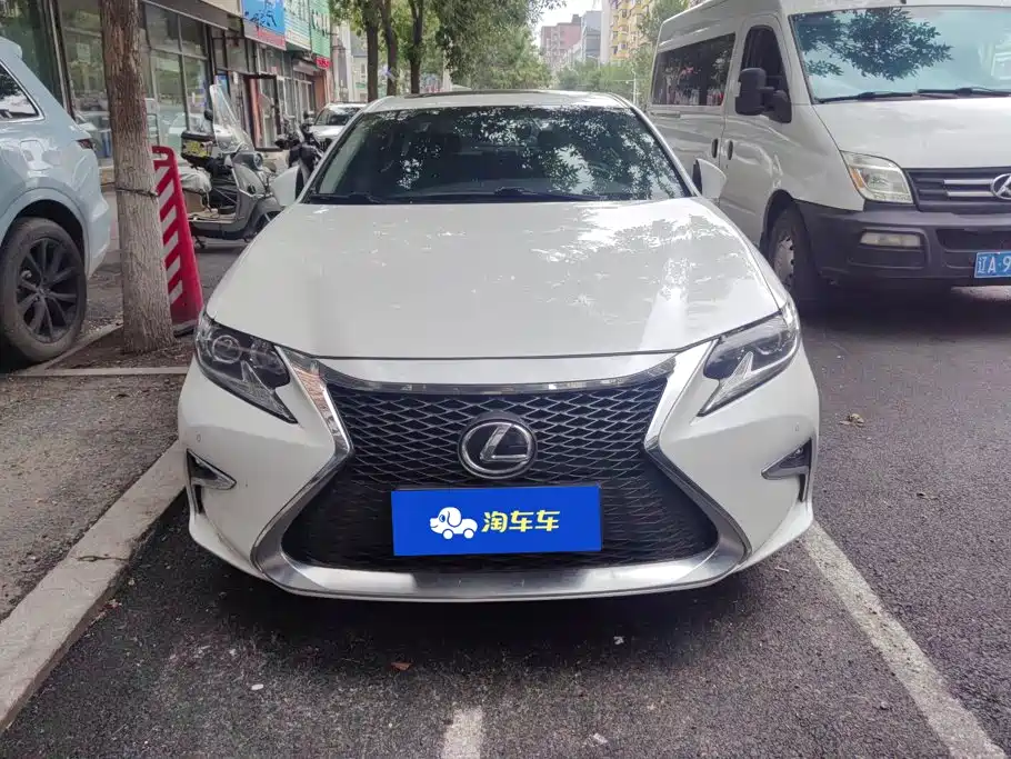 Lexus ES — миниатюра 2