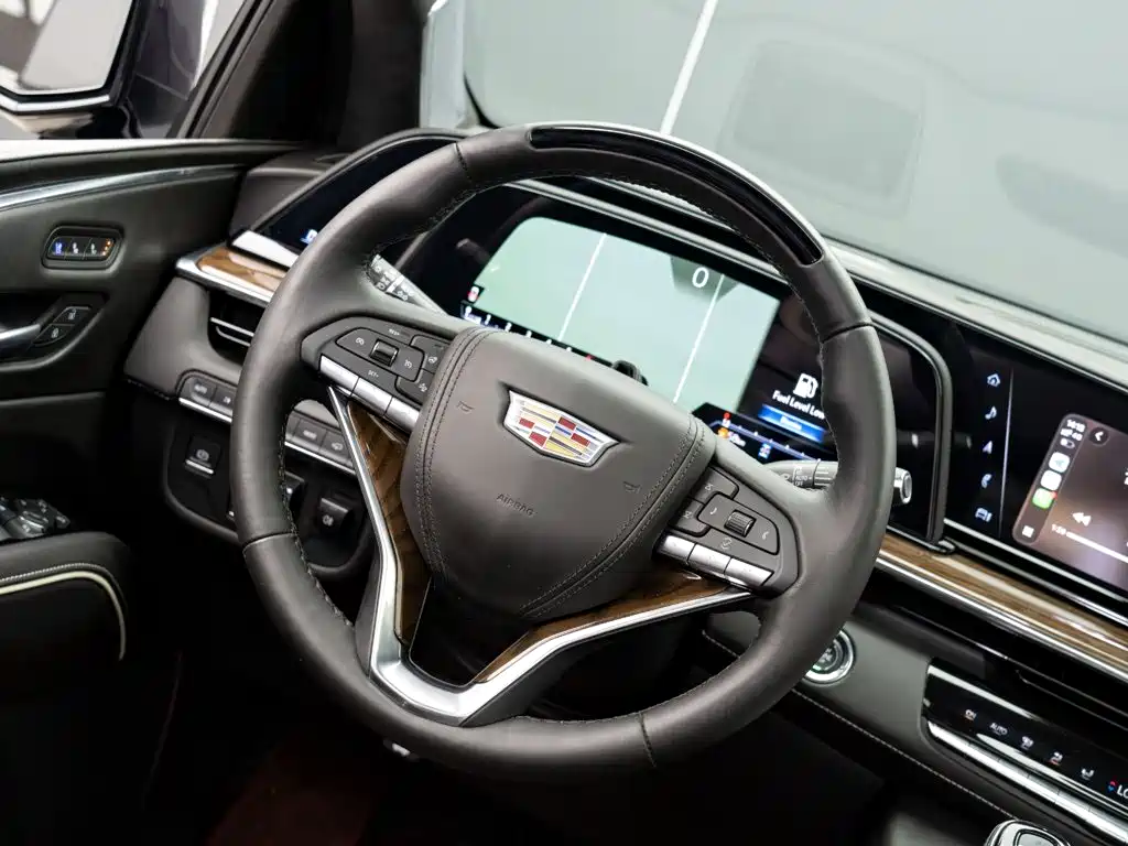 Cadillac Escalade — миниатюра 21