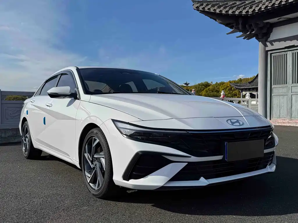 Hyundai Elantra — миниатюра 3