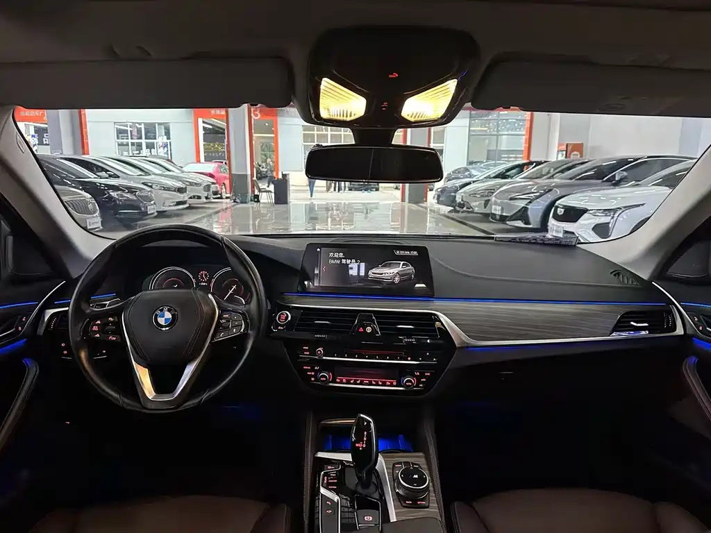BMW 5 Series — миниатюра 9
