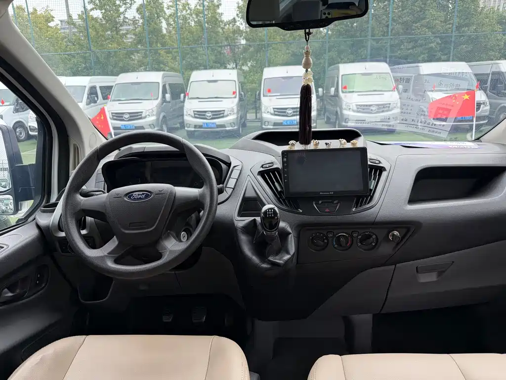 Ford Transit — миниатюра 4