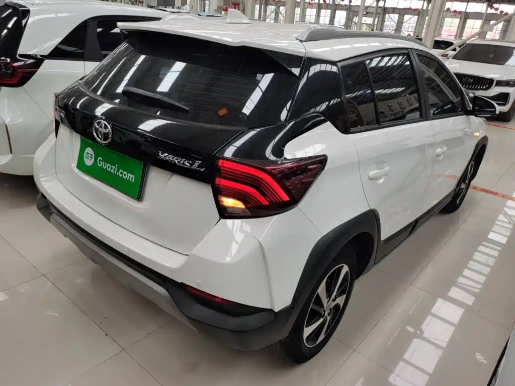 Toyota Yaris L — миниатюра 5