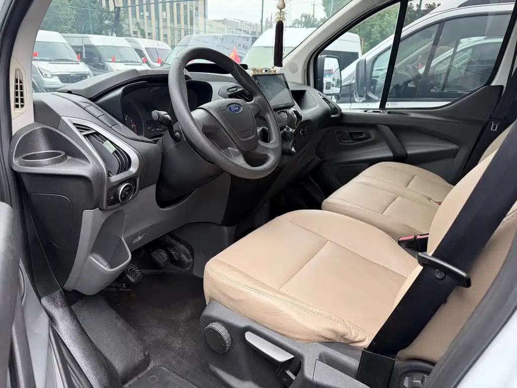 Ford Transit — миниатюра 5