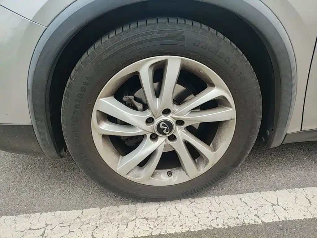 Infiniti QX30 — миниатюра 23