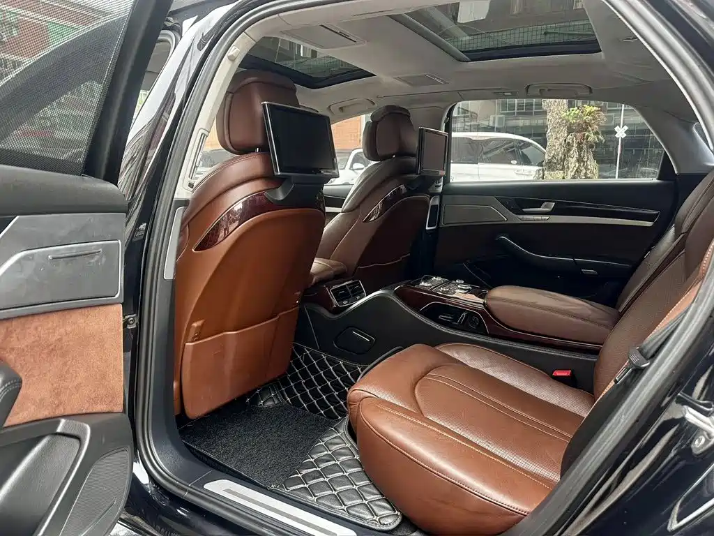 Audi A8 — миниатюра 6