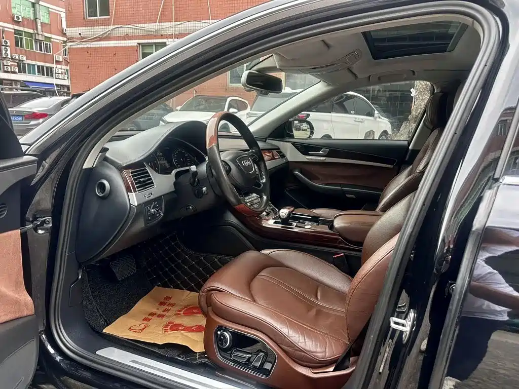 Audi A8 — миниатюра 5