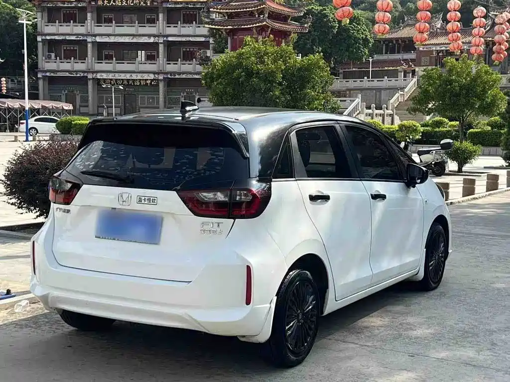 Honda Fit — миниатюра 7