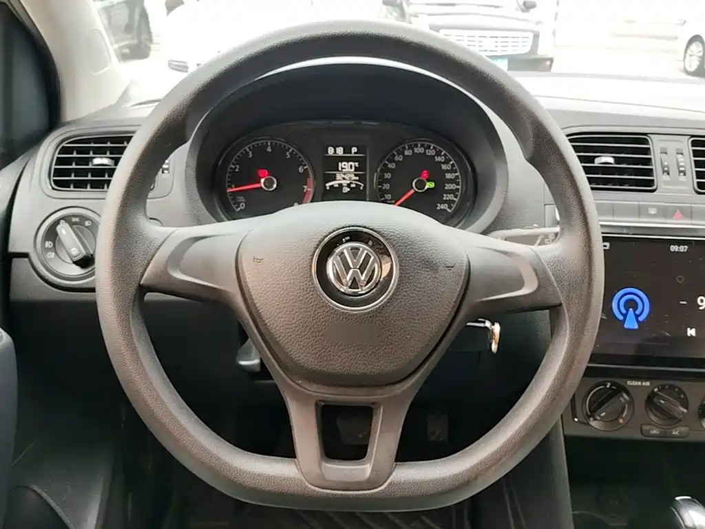 Volkswagen Polo — миниатюра 11