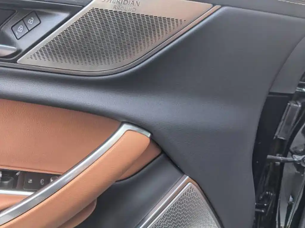 Jaguar XFL — миниатюра 8