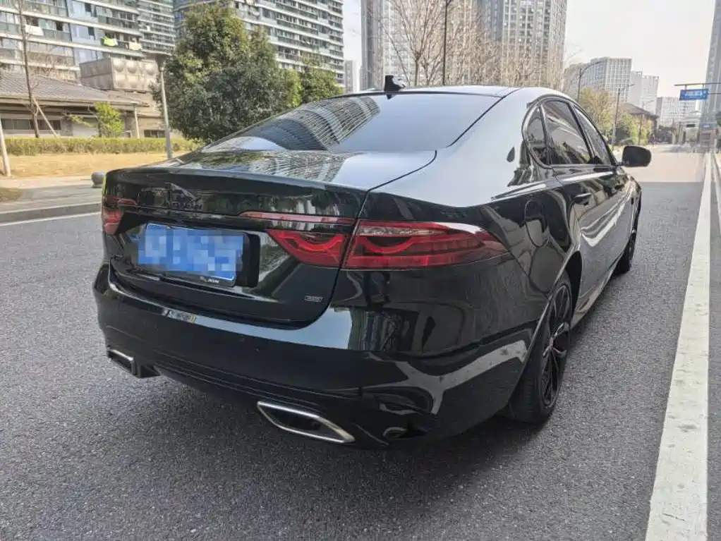 Jaguar XFL — миниатюра 4