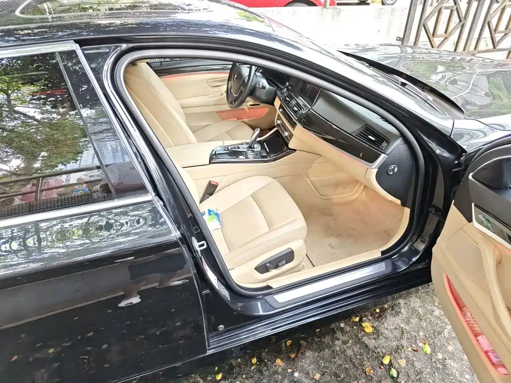 BMW 5 Series — миниатюра 20