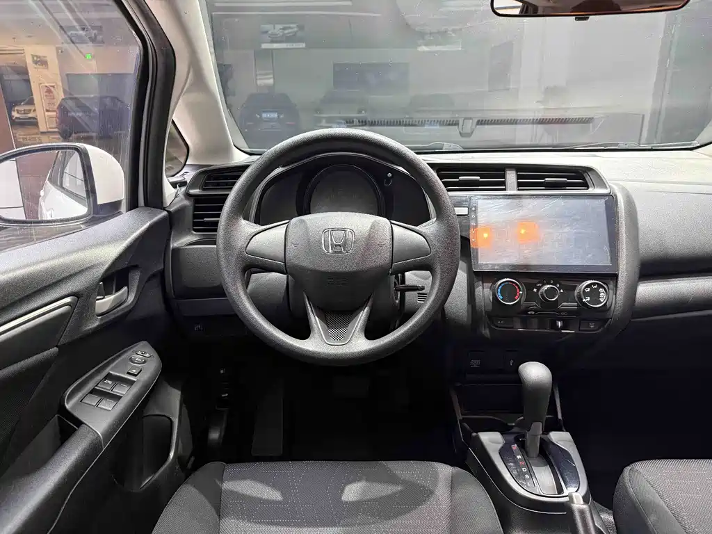 Honda Fit — миниатюра 6