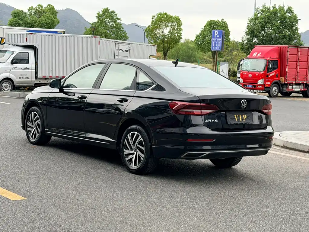 Volkswagen Lavida — миниатюра 6