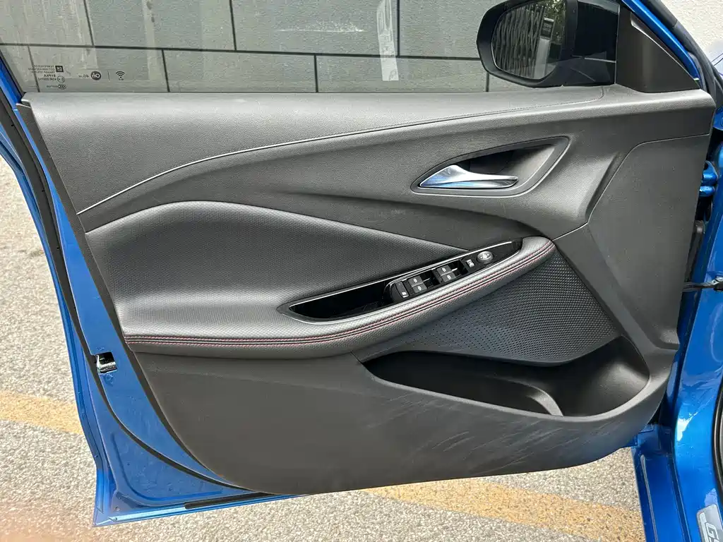 Buick Verano — миниатюра 11