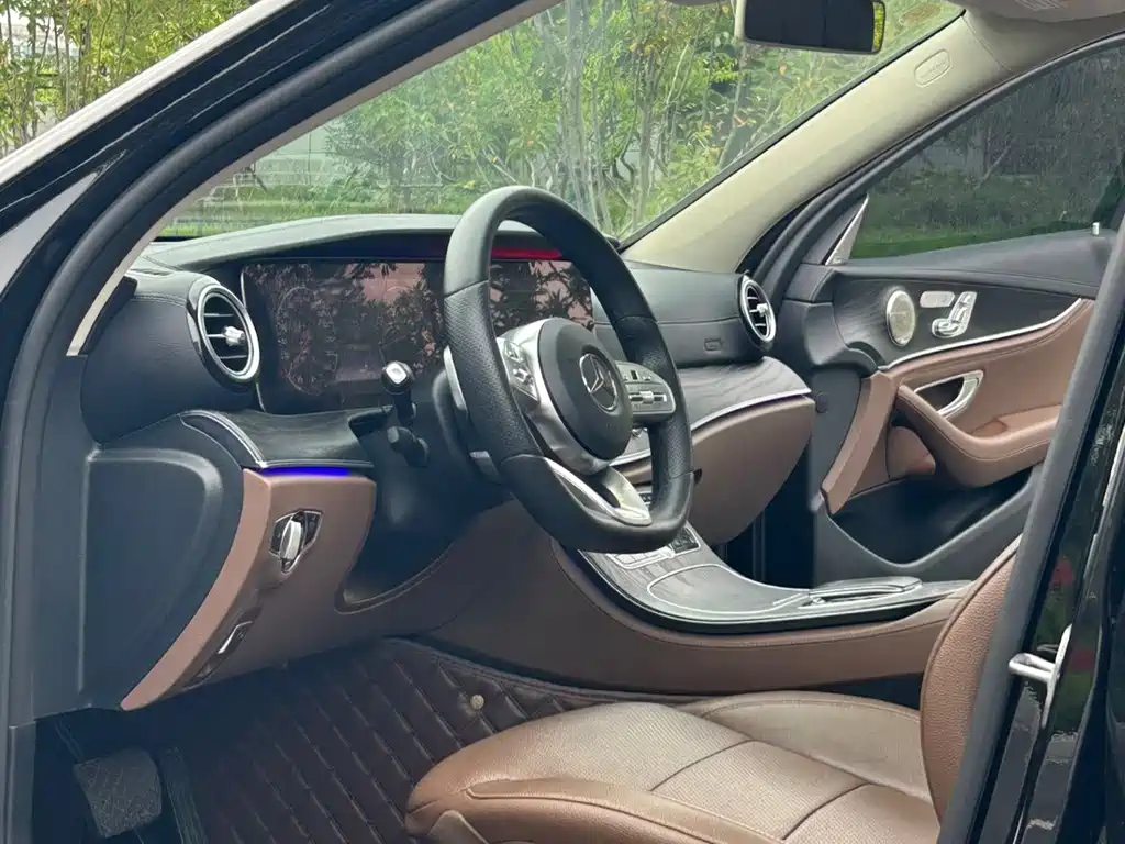 Mercedes-Benz E-Class — миниатюра 10