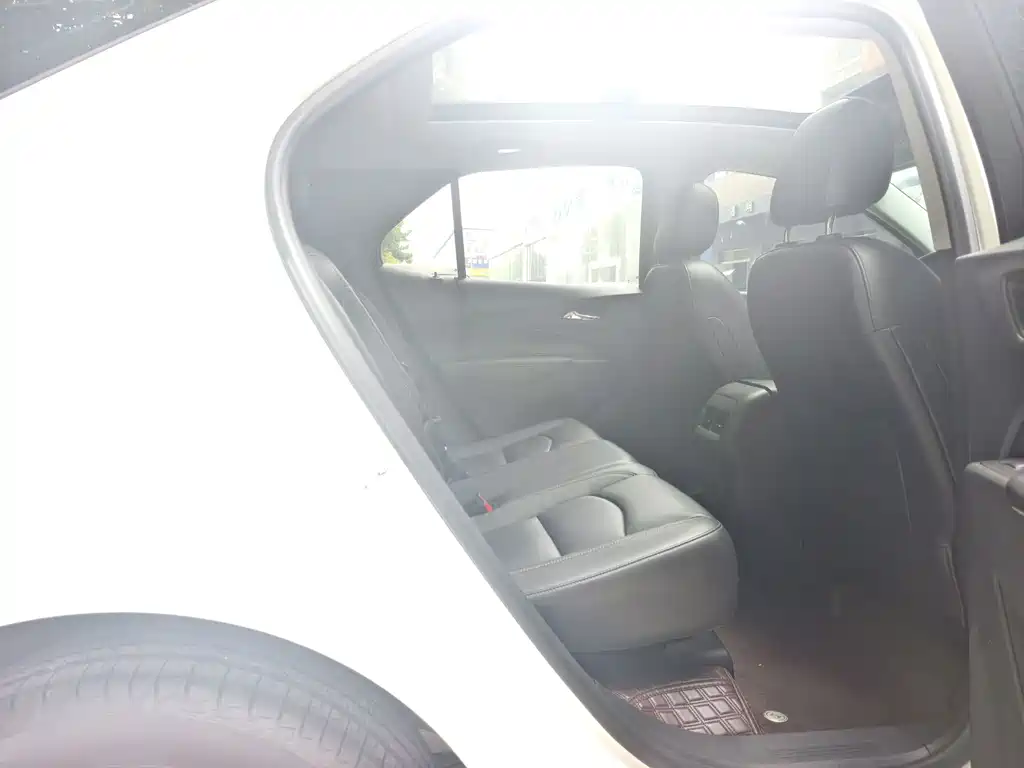 Chevrolet Equinox — миниатюра 9