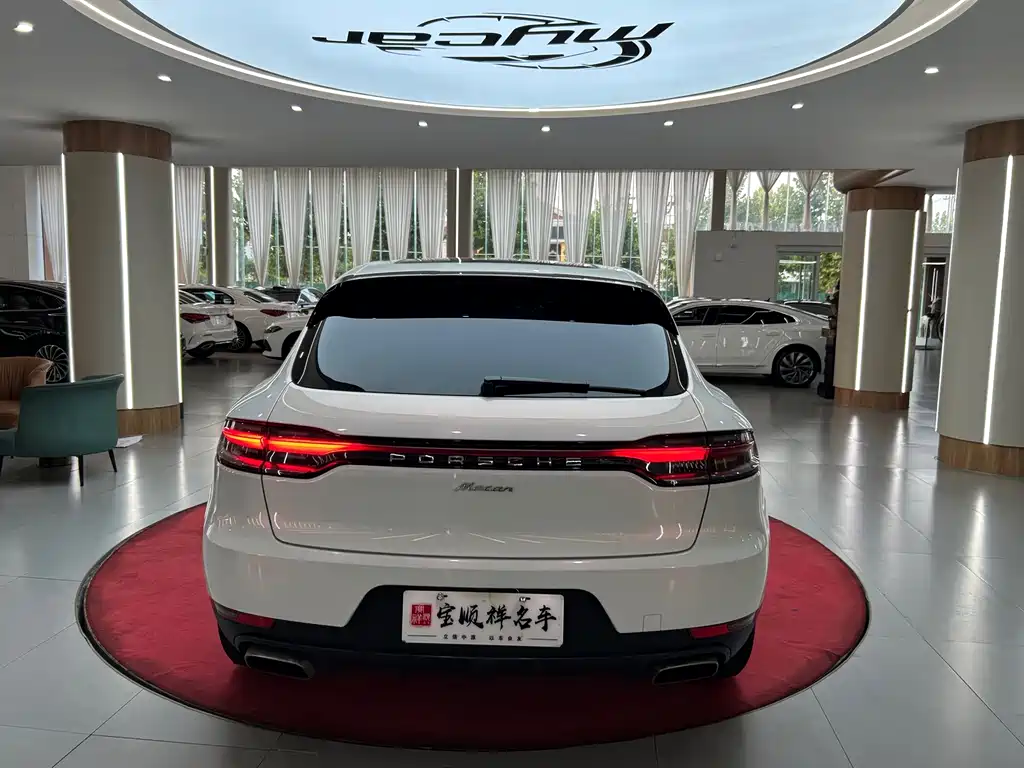 Porsche Macan — миниатюра 6