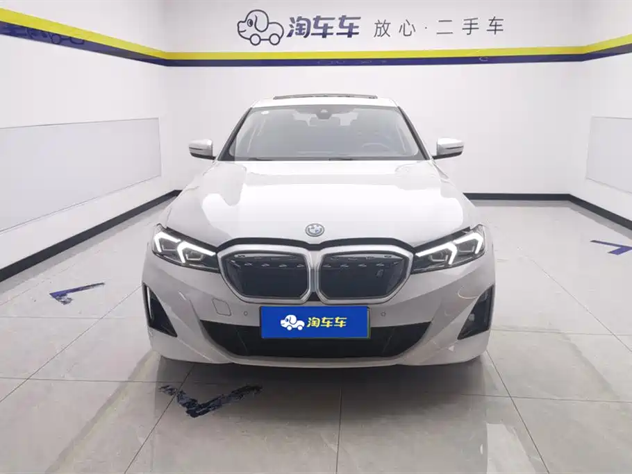 BMW i3 2022 eDrive 35 L