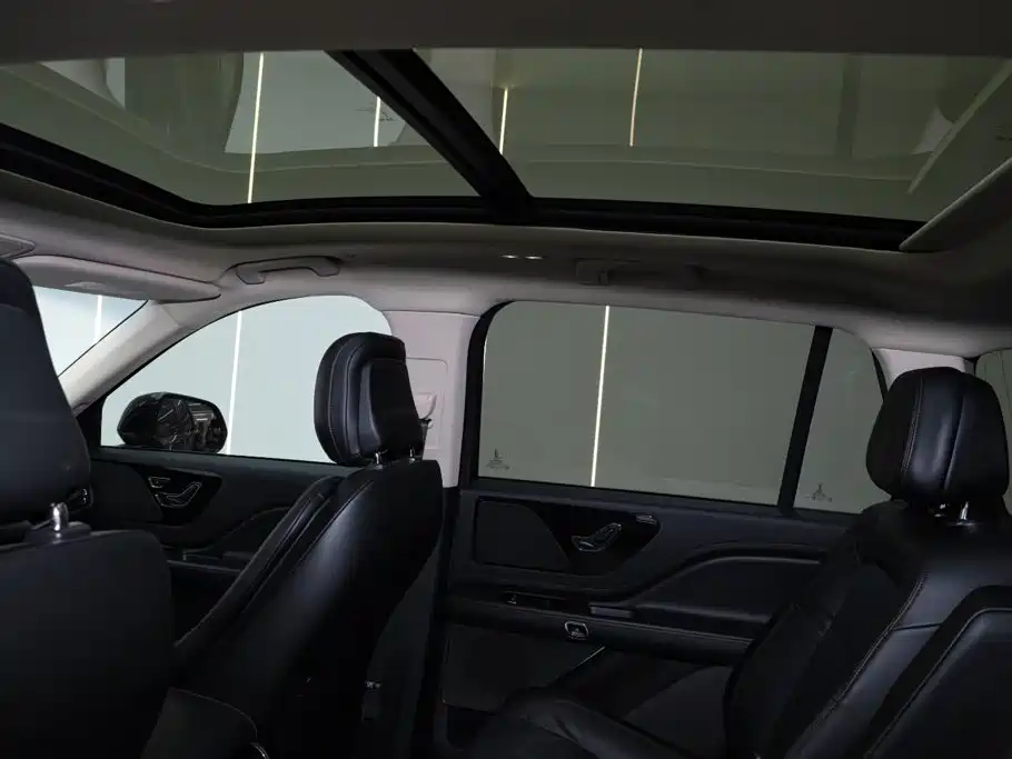 Lincoln Aviator — миниатюра 13