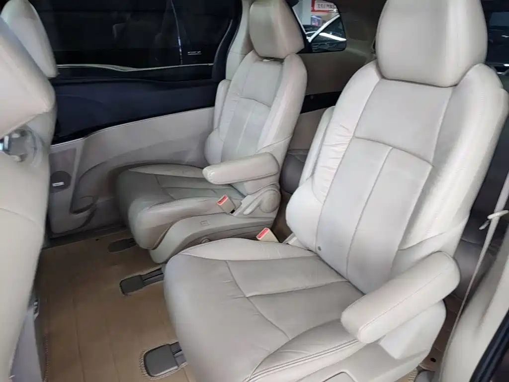 Buick GL8 — миниатюра 17