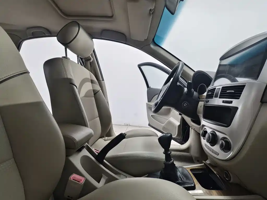 Buick Excelle — миниатюра 15